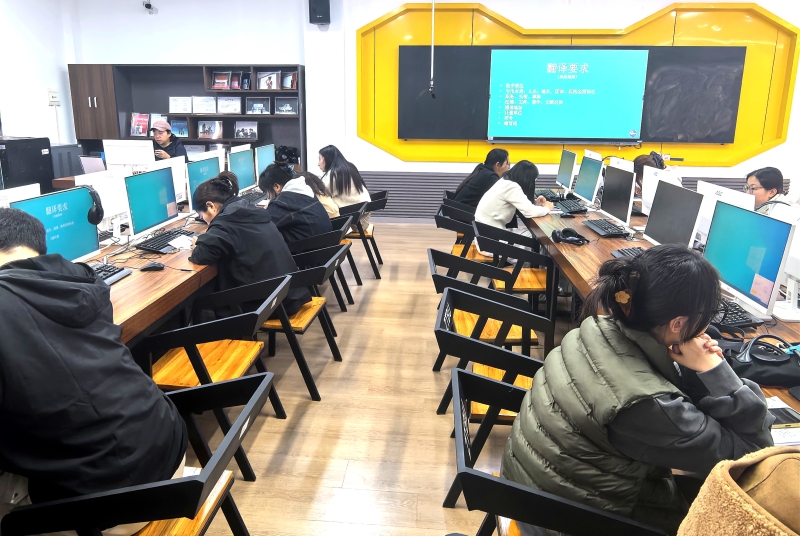 深耕实践 智向未来——文法学院英语 商务英语专业开展集中毕业实习翻译讲座与指导