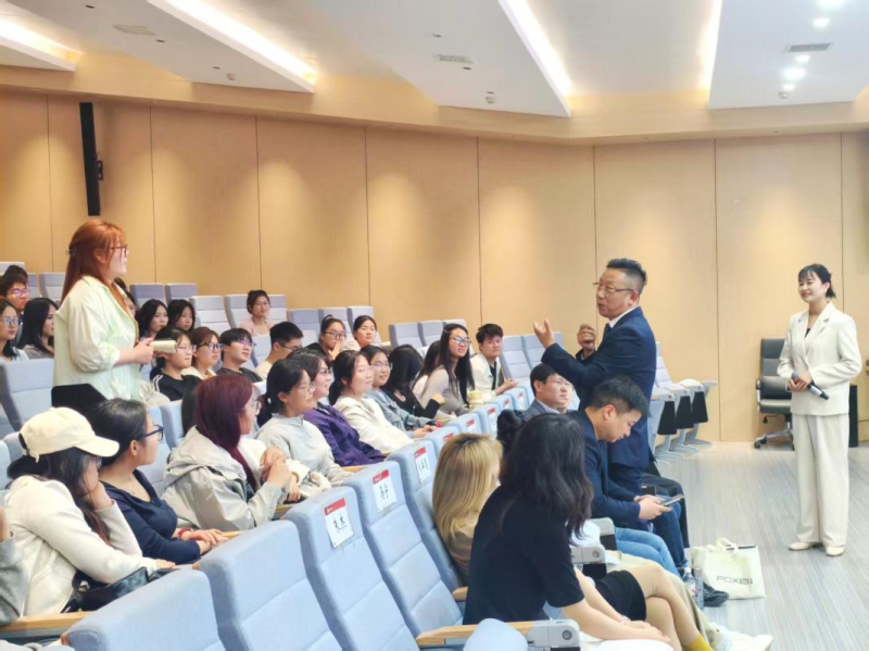 校企育英才 跨境启新程——文法学院举办阿里国际站“跨境电商精英计划” 企业宣讲会