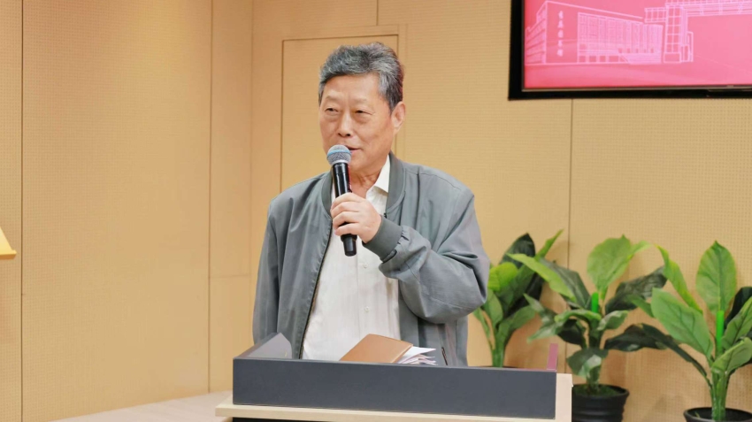 闫俊禾主任.jpg